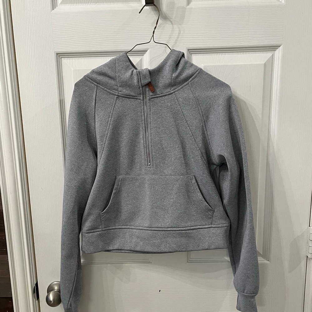 3/$20 SALE! Laslulu Women’s Cropped Grey Hoodie, Size Small